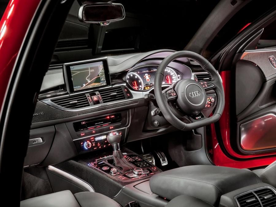 Торпедо Audi RS6 Avant (4G, C7) 2013 года  (AU) (фото 10 из 26)